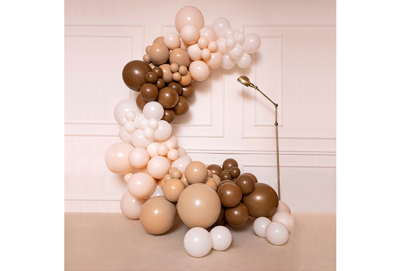 Retro brown blush balloon garland