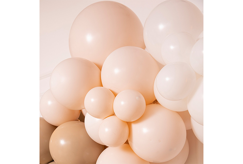 Retro brown blush balloon garland